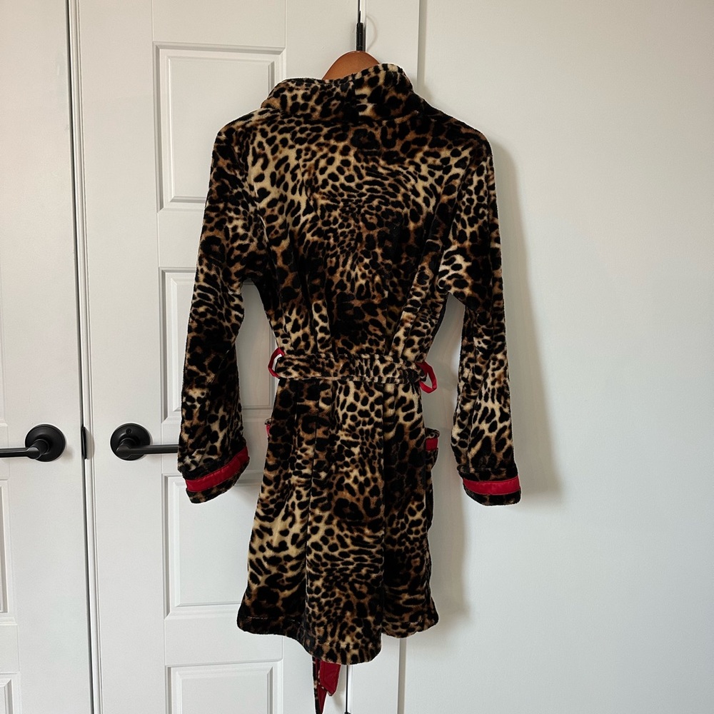 Soma Robe - Picture 5 of 5